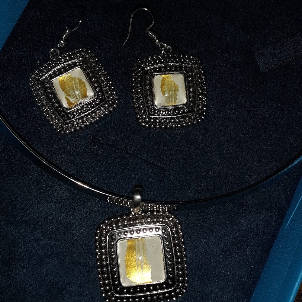 Slide with pendant and earrings